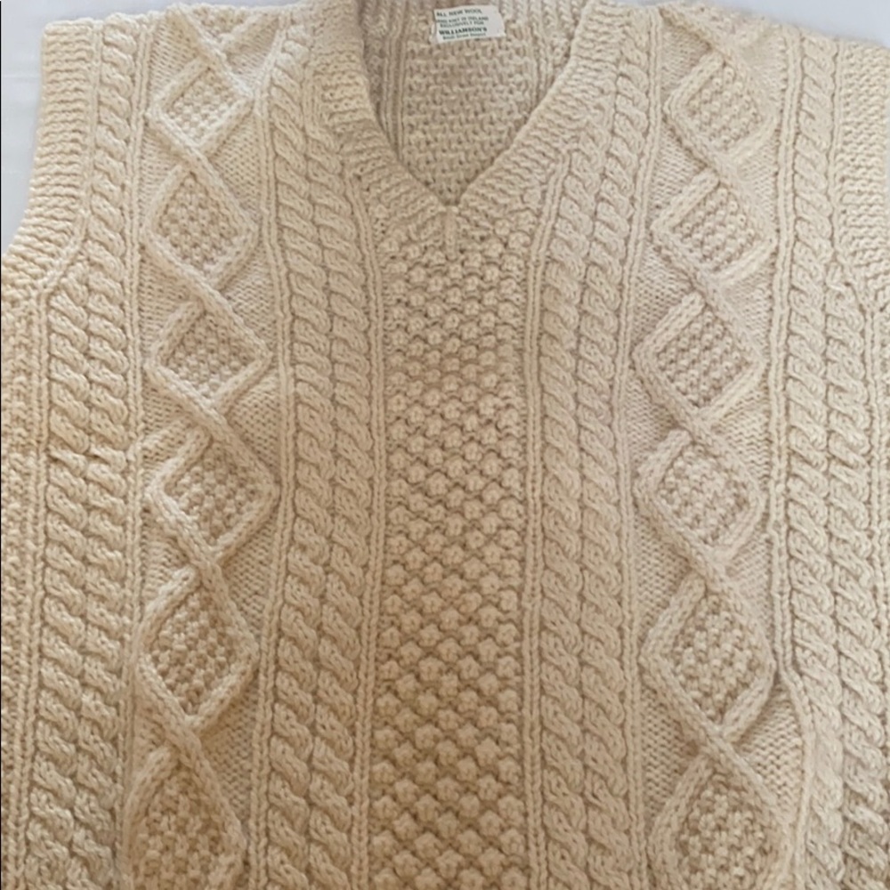 Men’s wool cardigan - v-neck